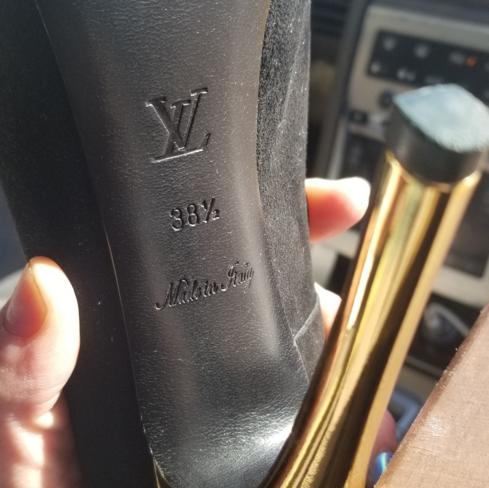 Luis Vuitton pumps - Picture 3 of 3